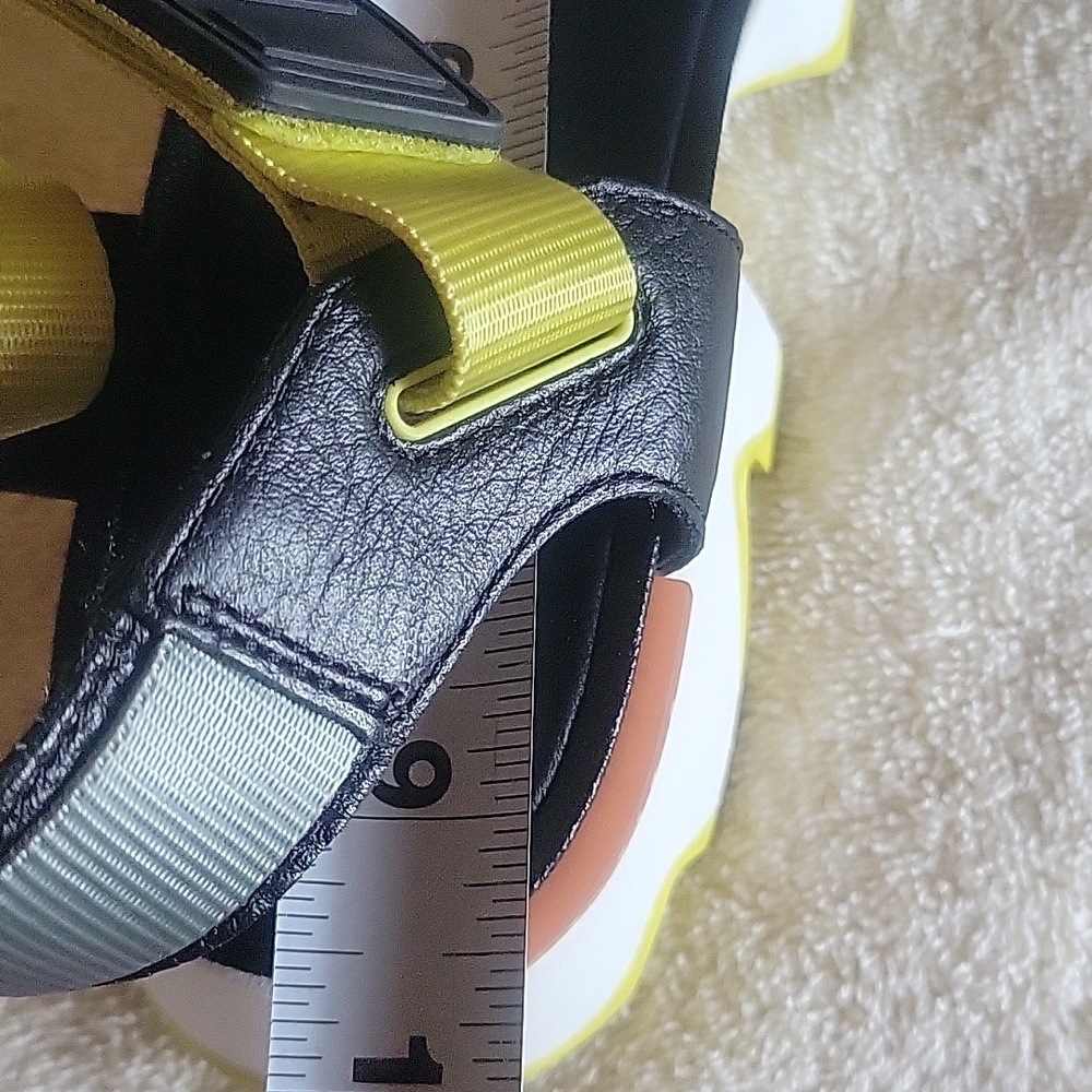 Sorel Black and Yellow Women's Sandals Kinetic Sz8 - Picture 12 of 12